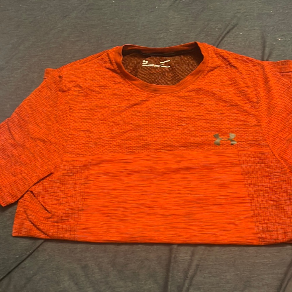 UnderArmour red Tshirt